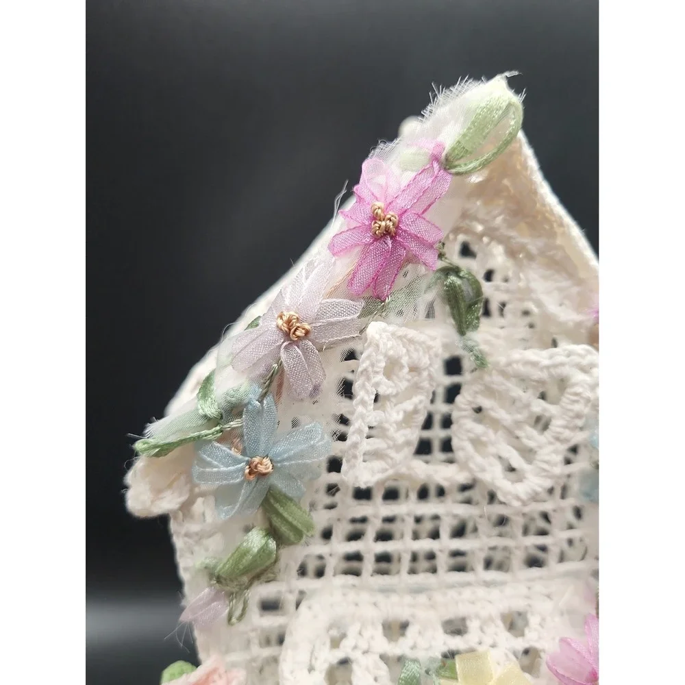 Vintage Cottagecore Starched Crochet House Ribbon Embroidery Flower Cottage 7.5
